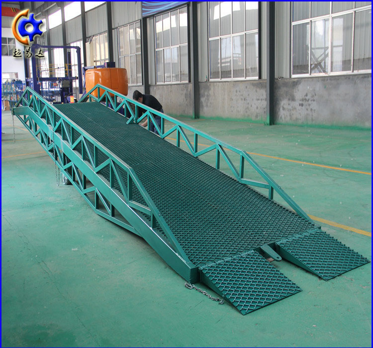 移動(dòng)裝卸平臺(tái)